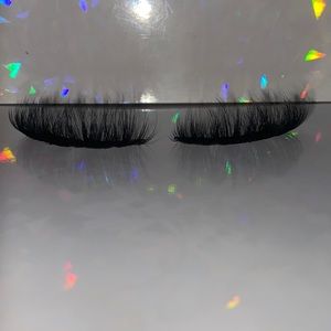Thick 3D Wispy Fake Lashes